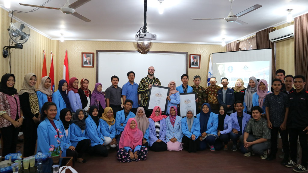 Mahasiswa Bangka Belitung Menerima Penghargaan Pendidikan Vivian Gordon Bowden